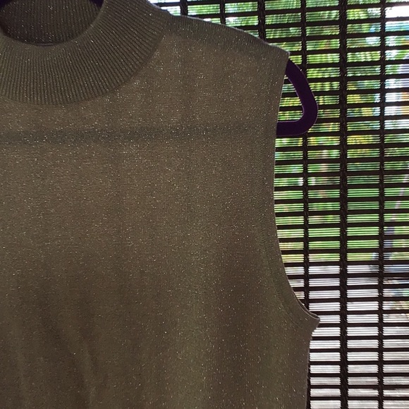 Top - Picture 3 of 3